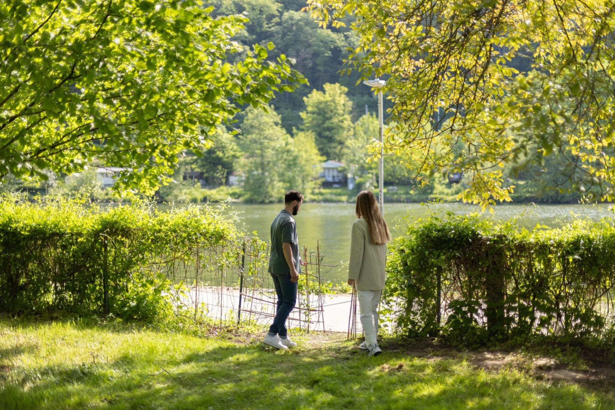 Plaisances, Les Plaisirs Du Bord De Meuse - Chambre D'Hotes Avec Baignoire Spa Профондвіль Екстер'єр фото